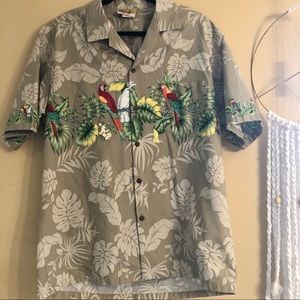 2 Winnie Fashion Hawaiian Shirts Vintage XL